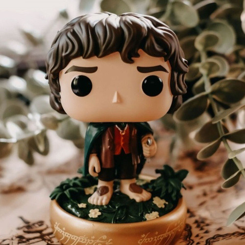 فیگور اورجینال فانکوپاپ شبتاب فردو بگینز ارباب حلقه ها رد کد 1832 | - Frodo Baggins The Lord of The Rings Funko pop