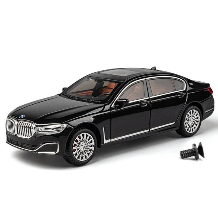 ماکت ماشین عقب کش فلزی بی ام و BMW SERI 7 مقیاس۱/۲۴ کد CZA 151