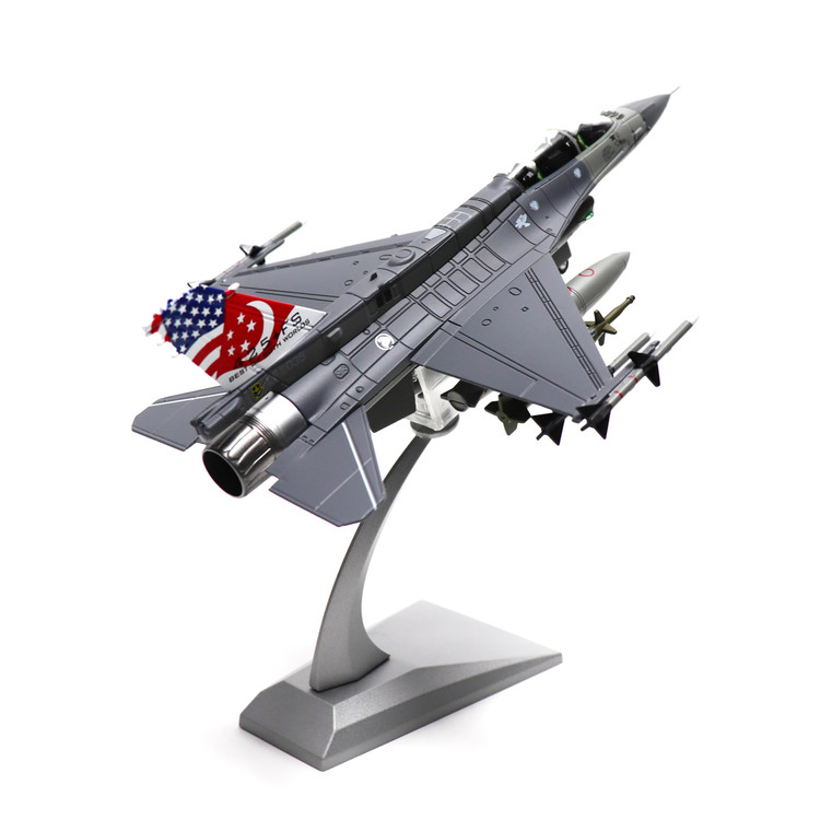 ماکت هواپیما F16 D جعبهدار و فلزی اسکیل ۱/۷۲
